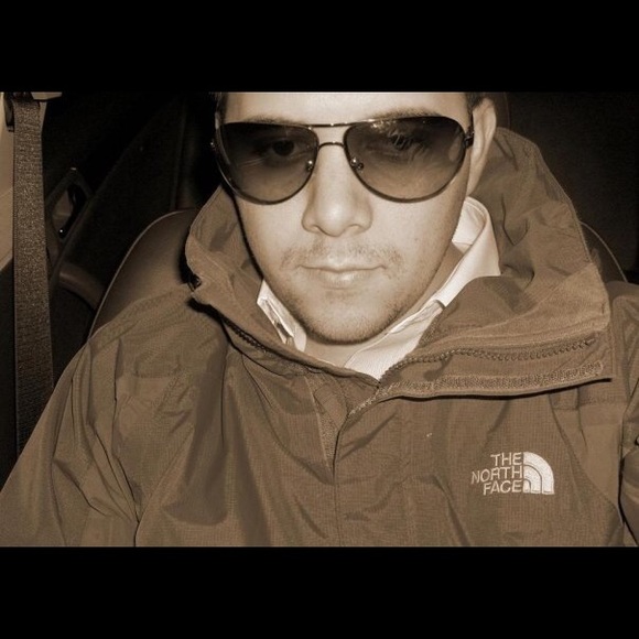 Profile Picture of Rafael Madrigal (@rafarlgmadrigal) on Poshmark