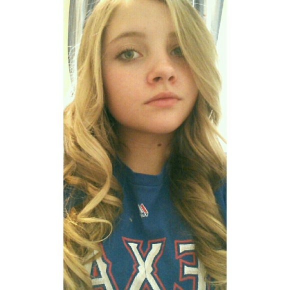 Profile Picture of Mackenzie Hudson (@kenziehudson) on Poshmark