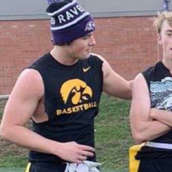 Profile Picture of Grayson Walker (@graysondwalker) on Poshmark