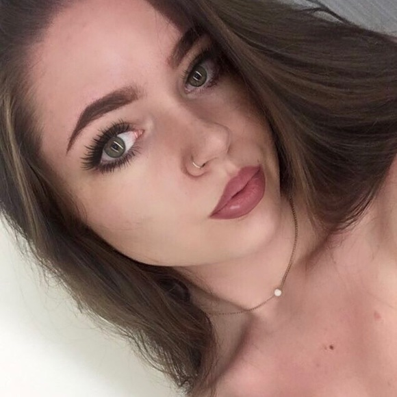 Anastasia Colette - Poshmark Profile Picture of Anastasia Colette (@ana_colette) on Poshmark