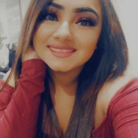 Profile Picture of Yessenia Grageda (@yesseniagrageda) on Poshmark
