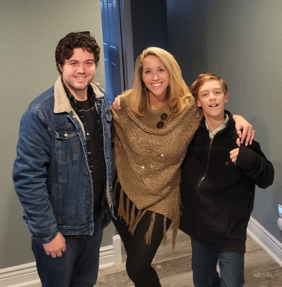 Profile Picture of Jacy Holsworth (@jacyh1120) on Poshmark