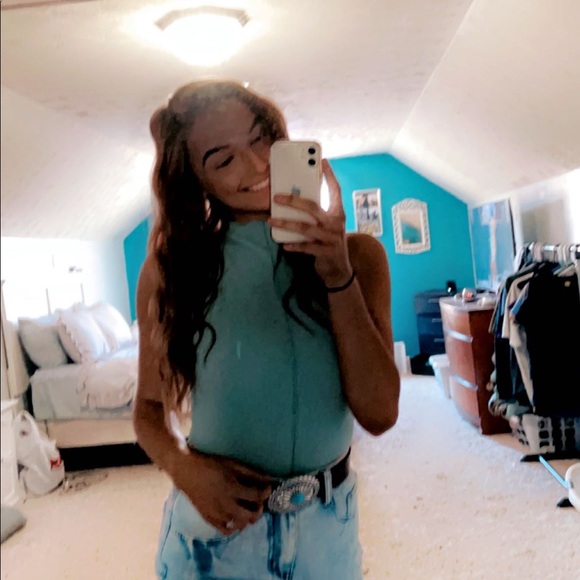 Profile Picture of Shelby Ortt (@shelbyortt03) on Poshmark