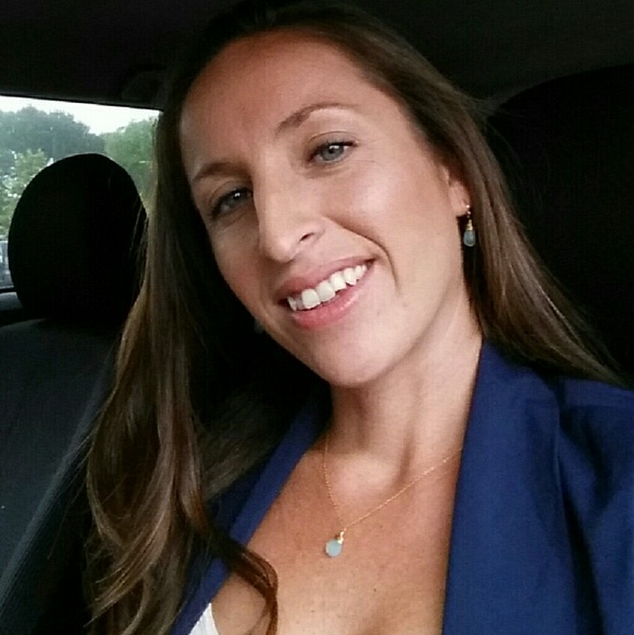 Profile Picture of Vincesca Lynk (@chesky1531) on Poshmark