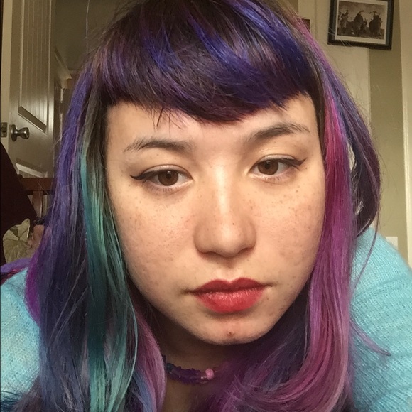 Profile Picture of Cran Cran (@crancran) on Poshmark