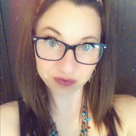 Casie Rayon - Poshmark Profile Picture of Casie Rayon (@sassyp3122) on Poshmark