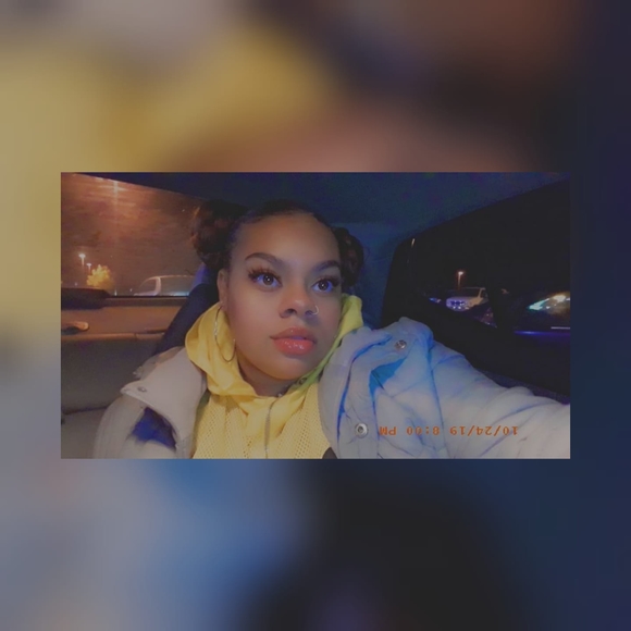 Profile Picture of Keaira Gueits (@keaira_gueits) on Poshmark