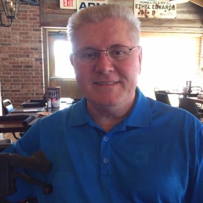 Profile Picture of Mike Broeker (@MikeThePlowBoy) on Twitter