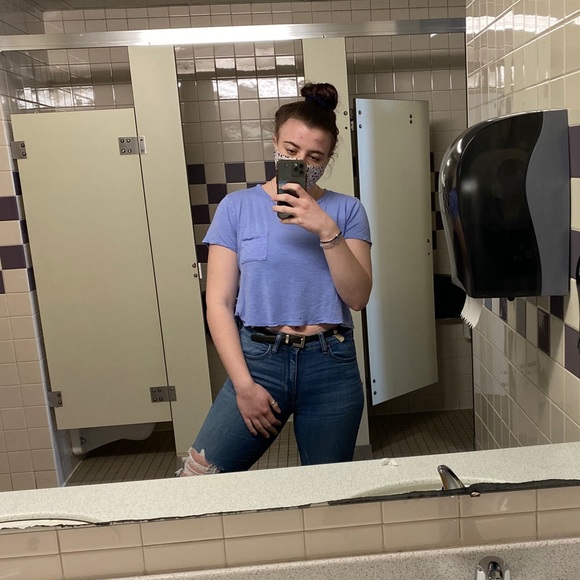 Profile Picture of Julia Egan (@julesegan) on Poshmark