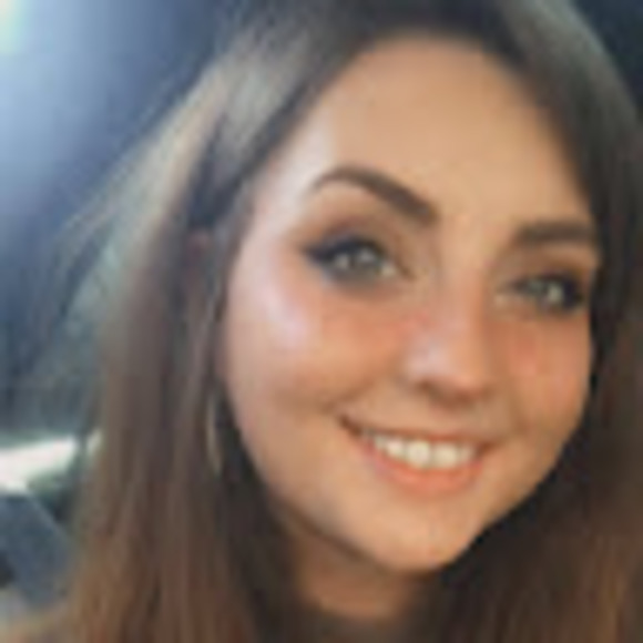 Profile Picture of Casondra Lickteig (@casondrajasmyn) on Poshmark