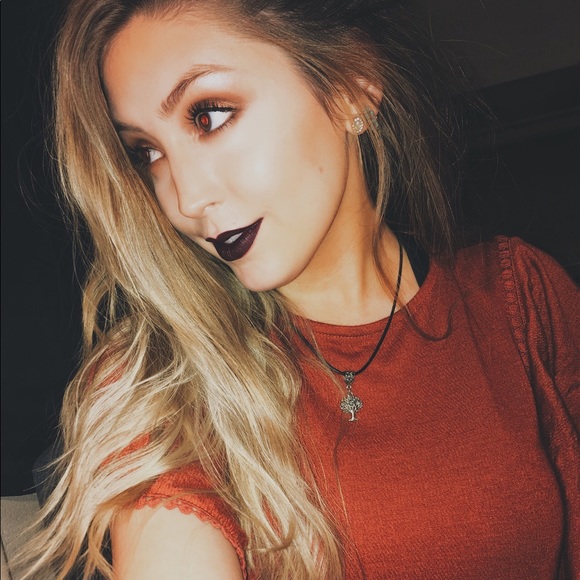 Profile Picture of ! katie Uhl (@katieu543) on Poshmark