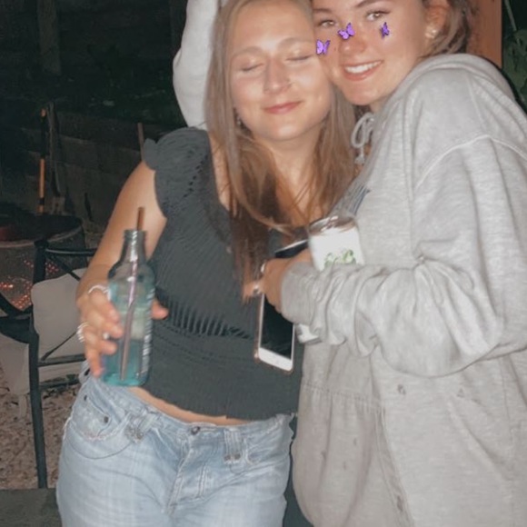 Profile Picture of Jaz Koski (@jazkoski) on Poshmark