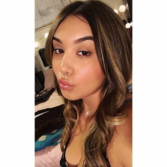 Janessa Poncedeleon - Poshmark Profile Picture of Janessa Poncedeleon (@jaanessa_xo) on Poshmark