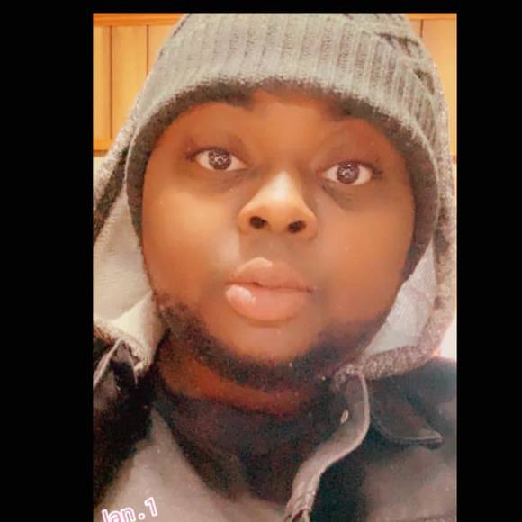 Profile Picture of Fenderick Dior (@fenderickj) on Poshmark