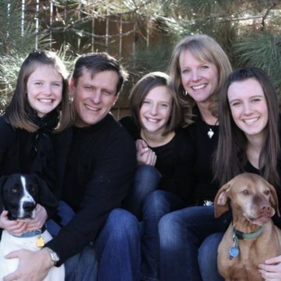 Profile Picture of Jeneen Hartshorne (@jeneener) on Poshmark