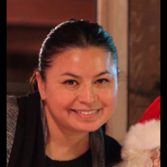 Profile Picture of Trish Alcocer (@grnclvr7) on Poshmark