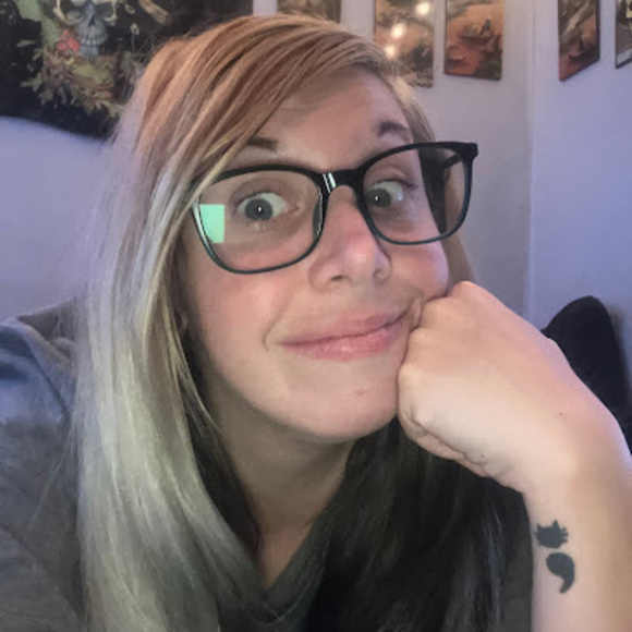 Profile Picture of Ash Siragusa (@ashsiragusa30) on Poshmark