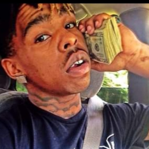 Profile Picture of Geoffrey Starks (@baeboy250) on Poshmark