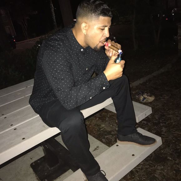 Profile Picture of Joe Frazier (@joefrazier7) on Poshmark