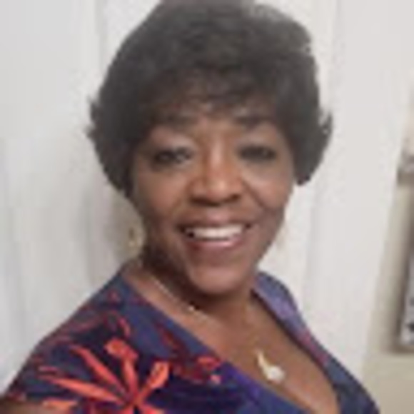 Profile Picture of Leedia Fougerousse (@leedia_f) on Poshmark