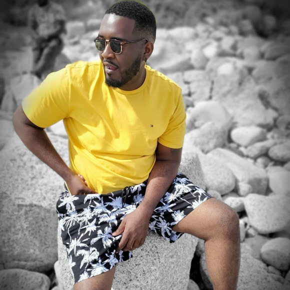 Profile Picture of Lawrence Williams (@lawrencewill325) on Poshmark