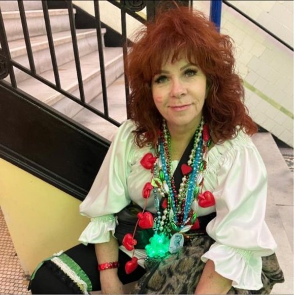 Profile Picture of Janis Perfetto (@janisperfetto) on Poshmark