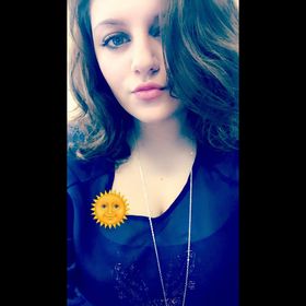 Profile Picture of Peyton Robinson (@peytonrobinson) on Pinterest