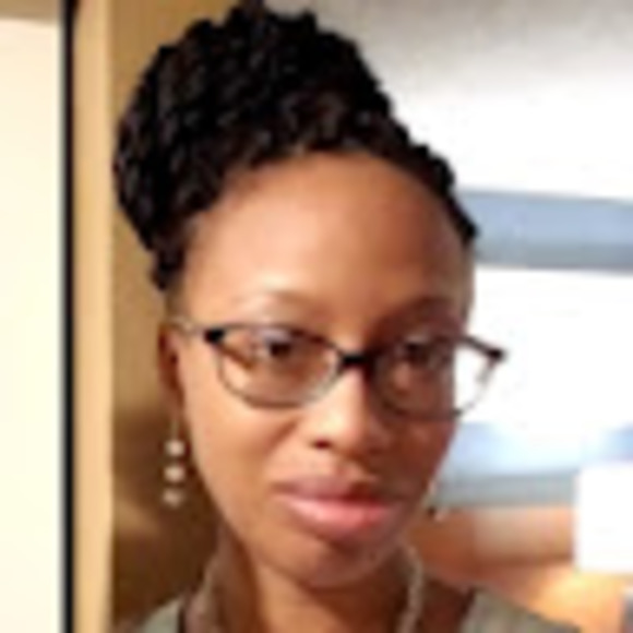 Profile Picture of Shaunae Davis (@blyss2008) on Poshmark