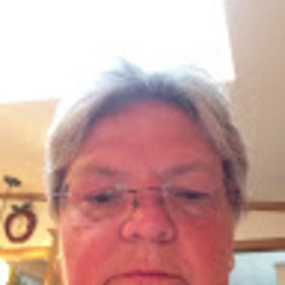 Profile Picture of Robin Chandler (@lenak2923) on Poshmark