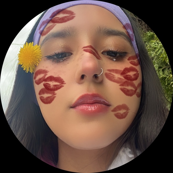 Profile Picture of Matilde Rojas (@matipulenta) on Poshmark