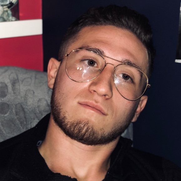 Profile Picture of William Handy (@chadhandy) on Poshmark