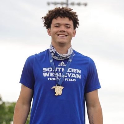 Profile Picture of Calvin Fernandez (@cfromclt) on Twitter