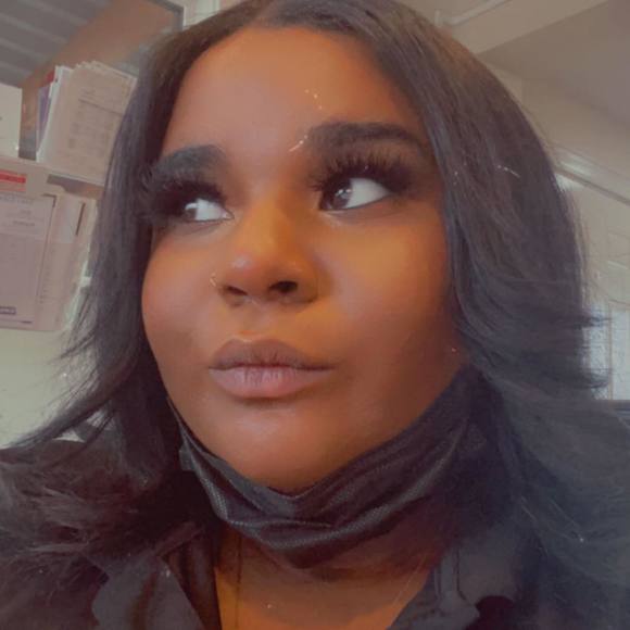 Profile Picture of Alexandria Tuck (@alextuck1) on Poshmark