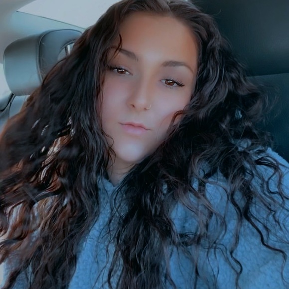 Profile Picture of Mia Juliano (@2016mjuliano) on Poshmark