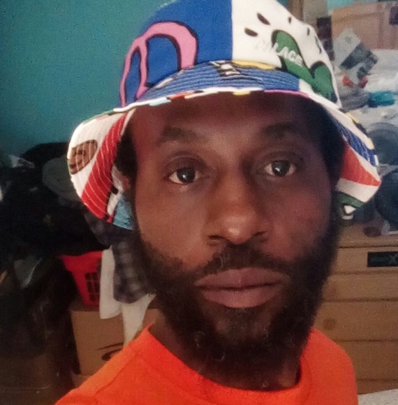 Profile Picture of Neil Neil (@neilneil159) on Poshmark