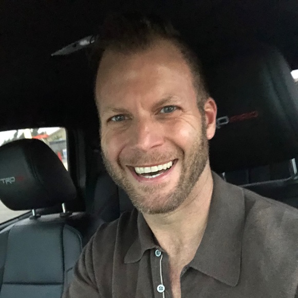 Profile Picture of Kevin Tison (@kltison71) on Poshmark