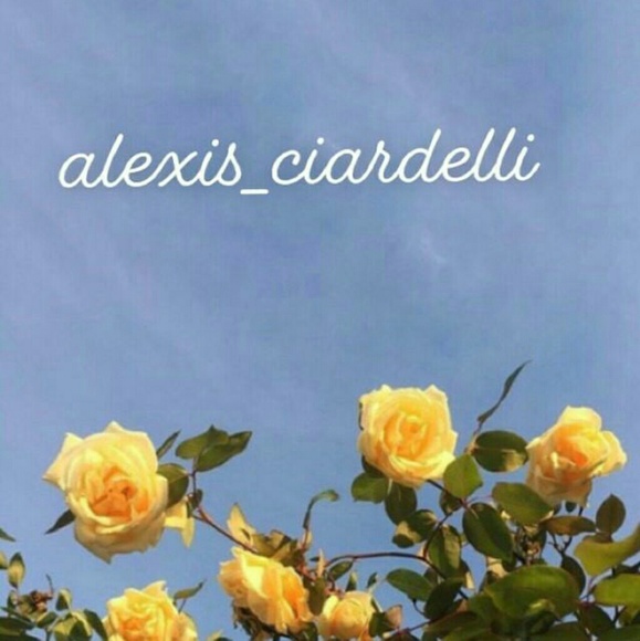 Profile Picture of Alexis Ciardelli (@alexisciar) on Poshmark