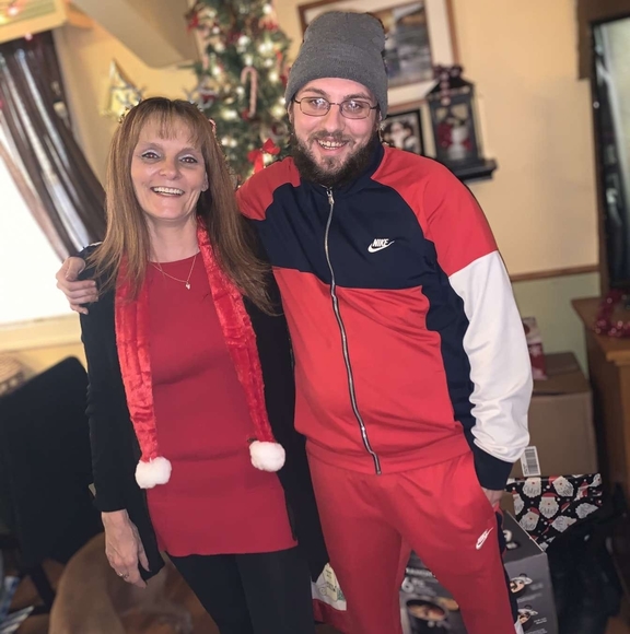 Profile Picture of Tyler Peckham (@tylerpeckham313) on Poshmark