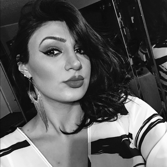 Profile Picture of Anna Ghazaryan (@annaghazaryan) on Poshmark