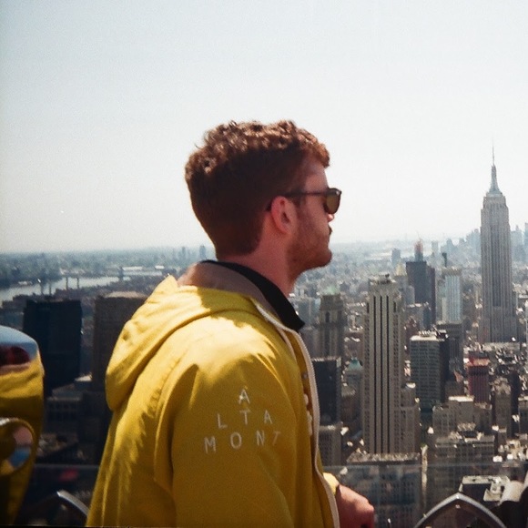 Profile Picture of Matt Gray (@mtgray23) on Poshmark