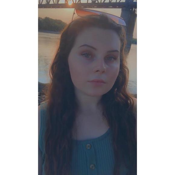 Profile Picture of Britney Mckenzie (@earthtobritney) on Poshmark