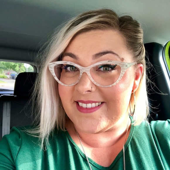 Profile Picture of Bobbyjean Payne (@bobbyjeanpayne) on Poshmark