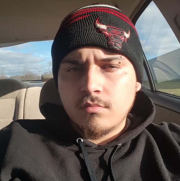 Profile Picture of Ivan Martinez real (@marinezivan1180) on Poshmark