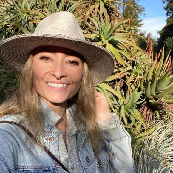 Profile Picture of Justine Sherman (@justinehsherman) on Poshmark