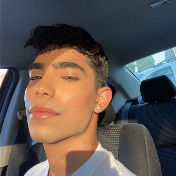 Profile Picture of Nicholas Barela (@nickbarela_) on Poshmark