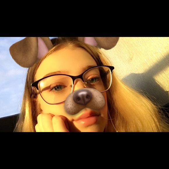 Elyse Habadash - Poshmark Profile Picture of Elyse Habadash (@elysehabadash) on Poshmark