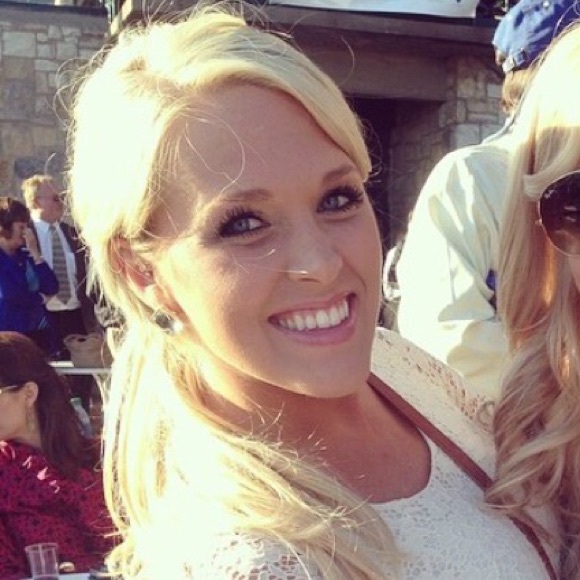 Profile Picture of Heather Daulton (@hdaulton2) on Poshmark