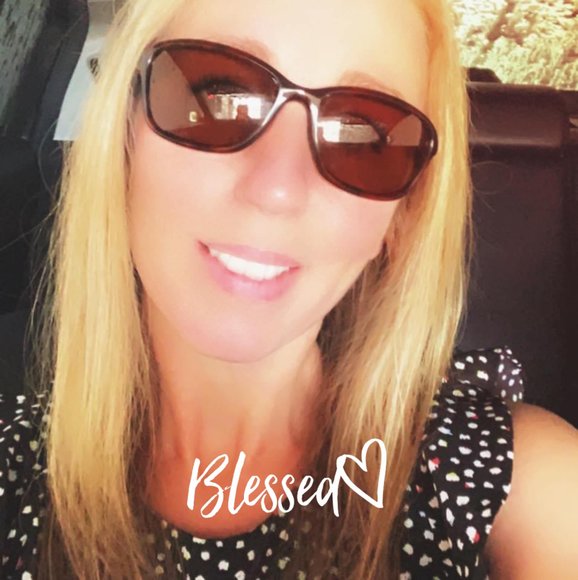 Profile Picture of Jennifer Bare (@jenbcookin) on Poshmark