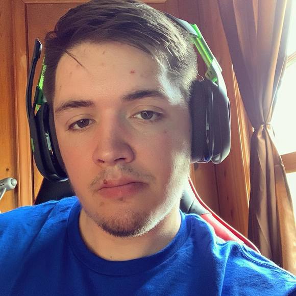 Profile Picture of Jacob Worley (@kingcobra199594) on Poshmark