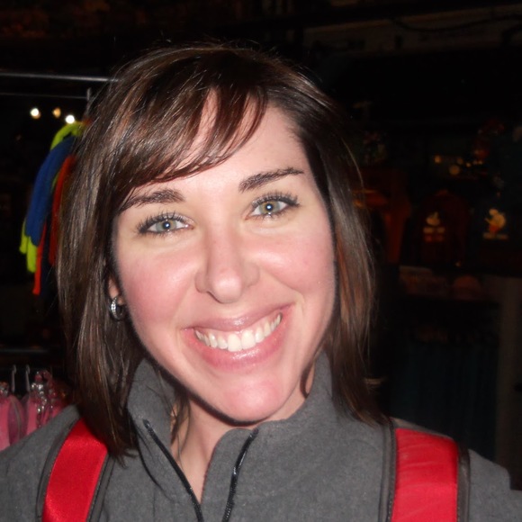 Profile Picture of Kat Higman (@kathigman) on Poshmark